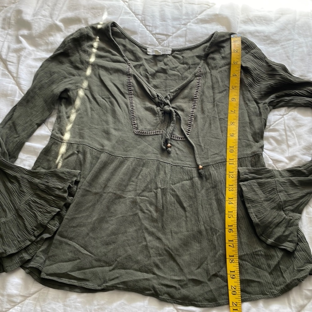 GUC‎ Socialite Green Blouse